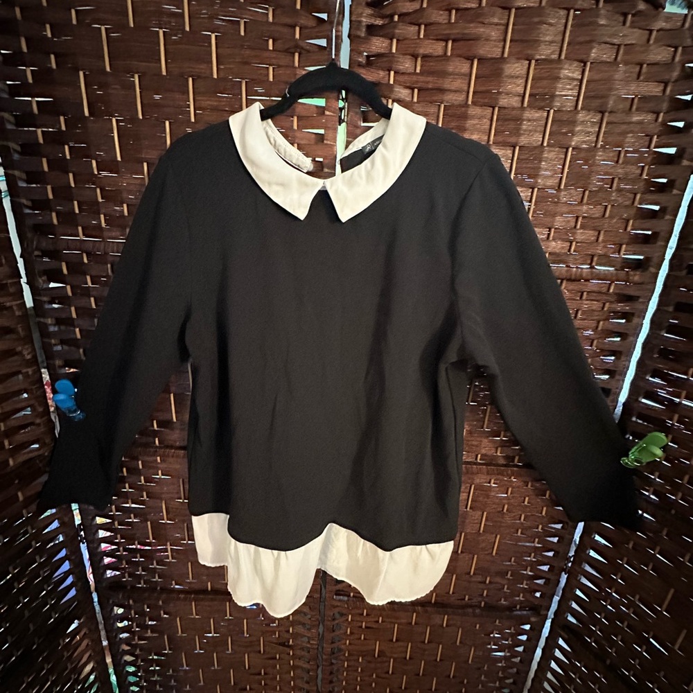 Adrianna Papell Dress Blouse with White collar and trim